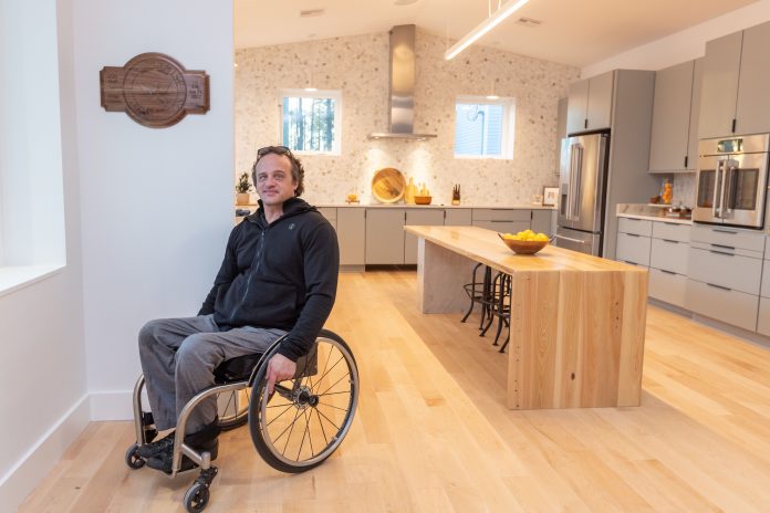 R.I.S.E. Home Schiefer in Kitchen